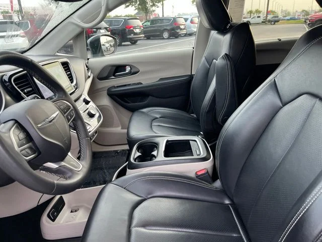 Used 2023 Gray Chrysler Touring L image 9