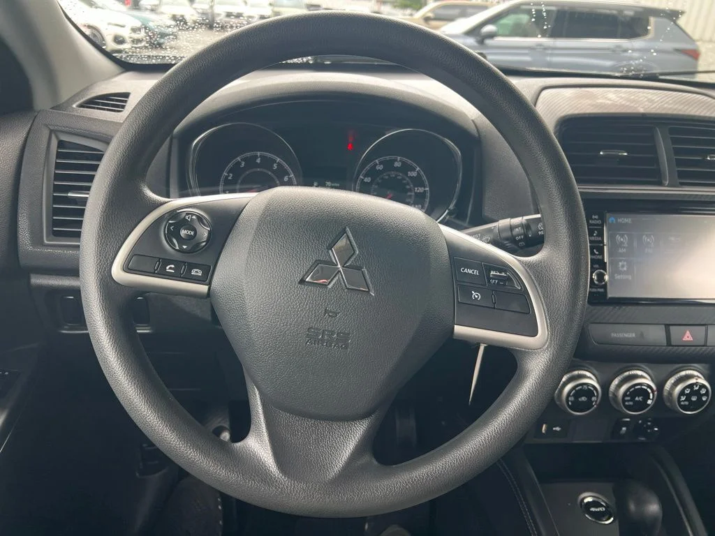 Used 2023 White Mitsubishi 2.0 ES image 14