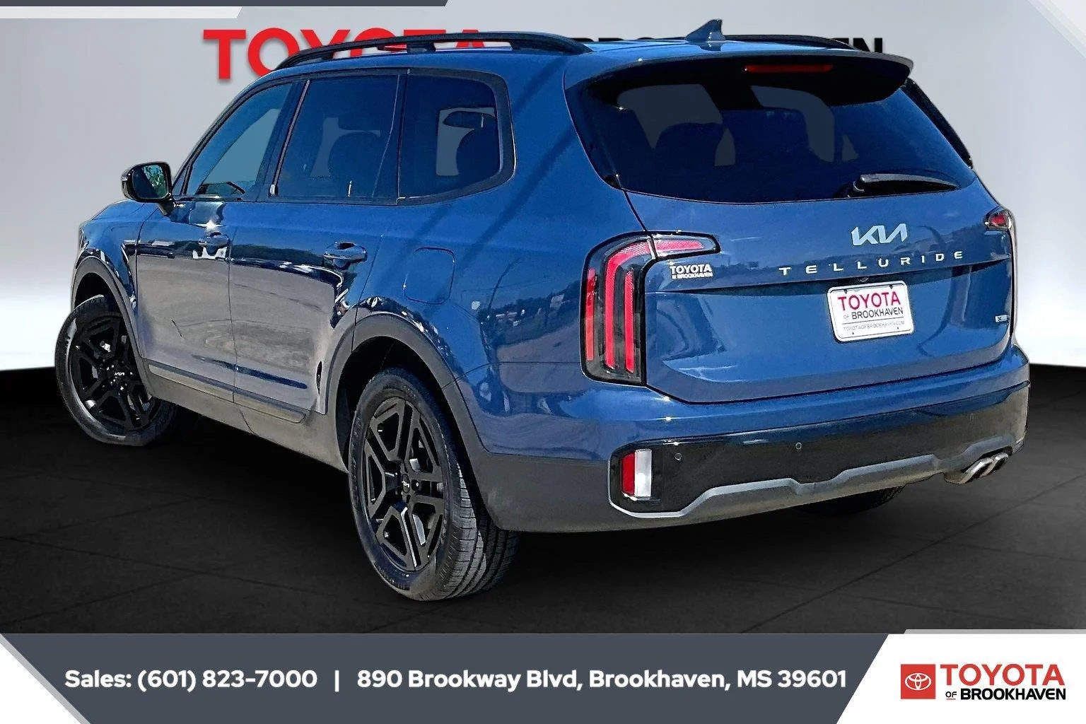 Used 2024 Midnight Lake Blue Kia SX X-Line image 2