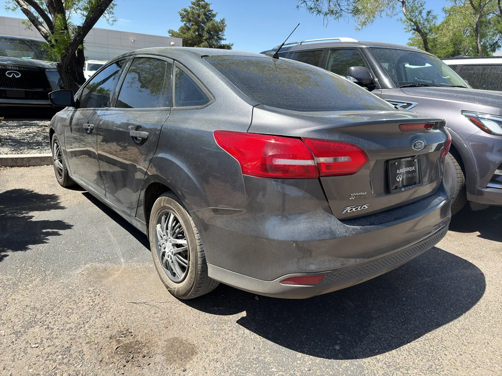 Used 2018 Magnetic Metallic Ford S image 6