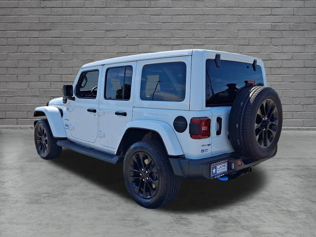 Used 2023 Bright White Clearcoat Jeep Sahara image 8