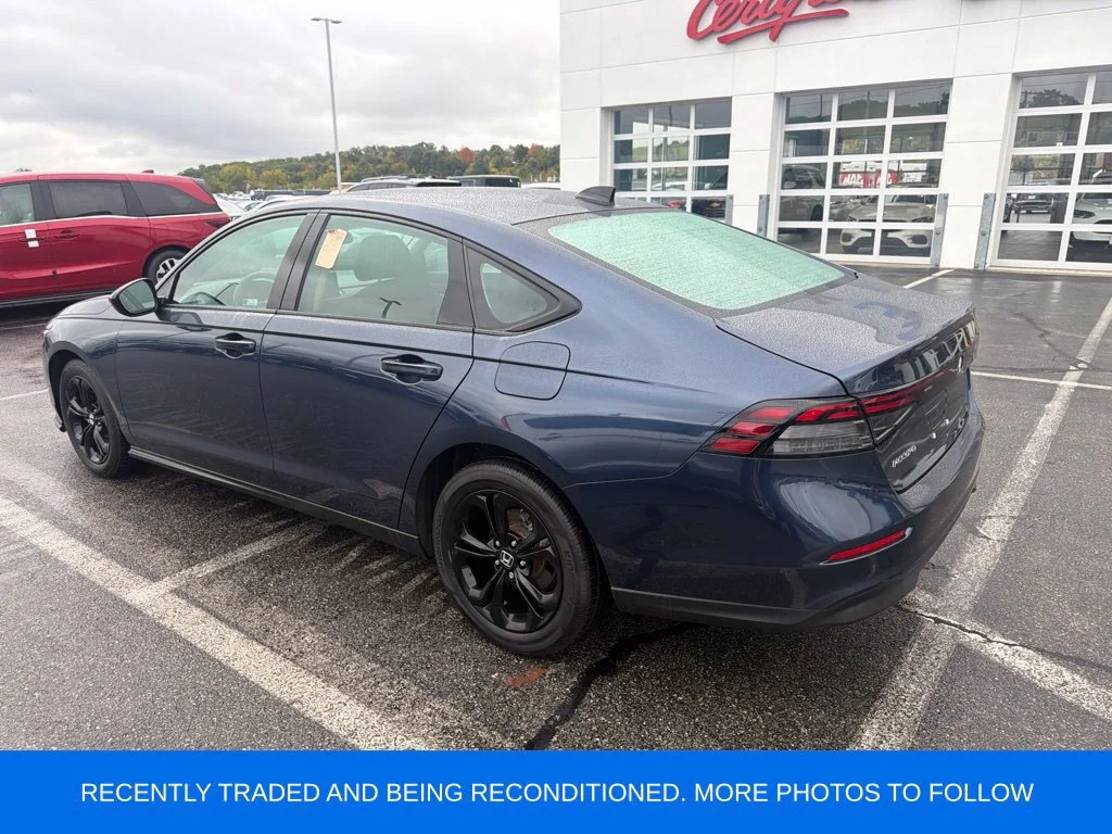Used 2025  Honda SE image 4