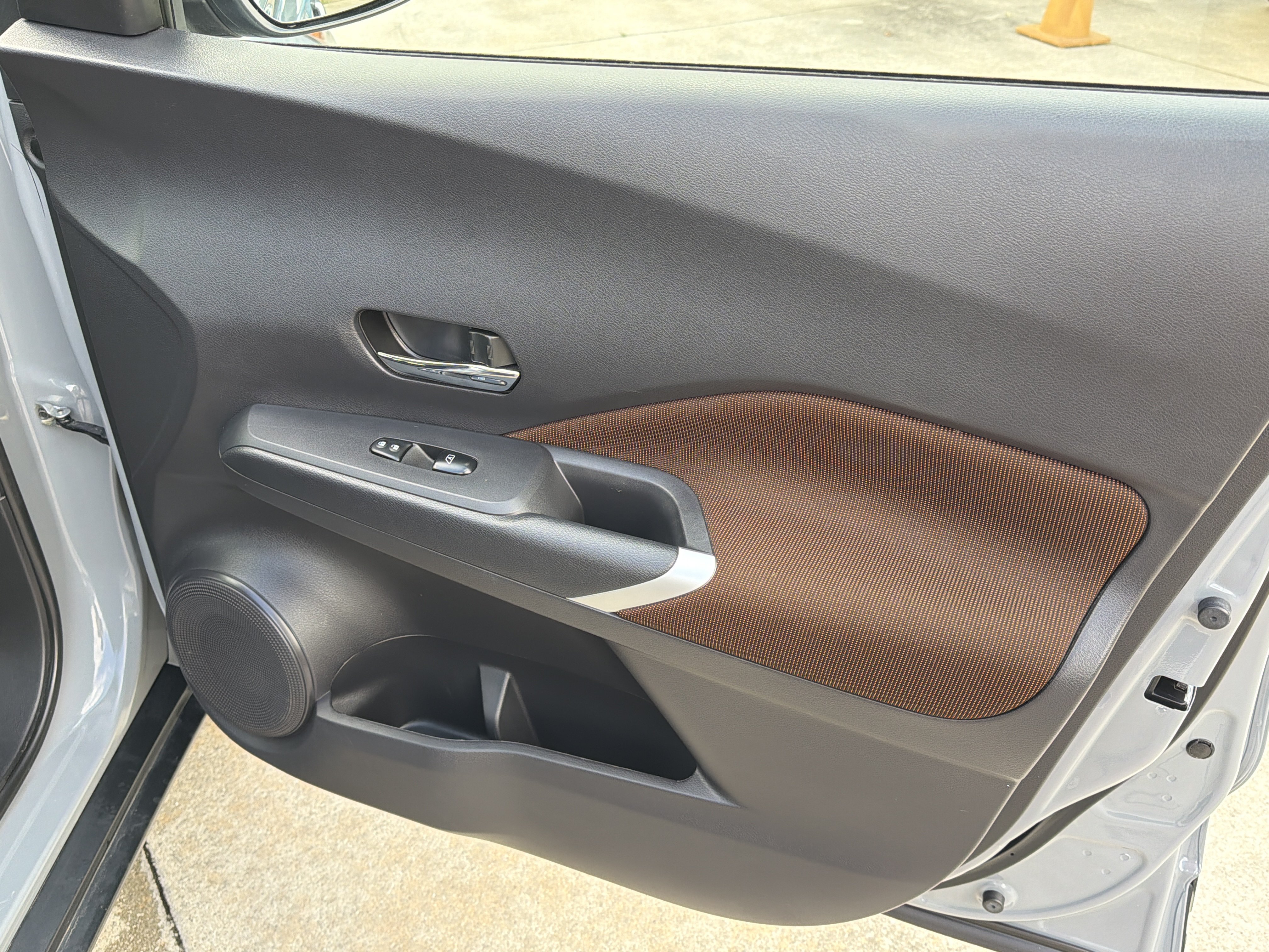 Used 2024 Boulder Gray Pearl Nissan SR image 15