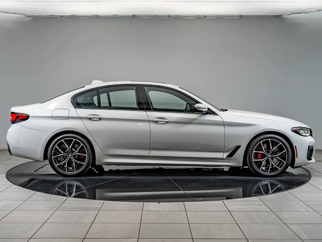 Used 2022 Alpine White BMW 540i image 4