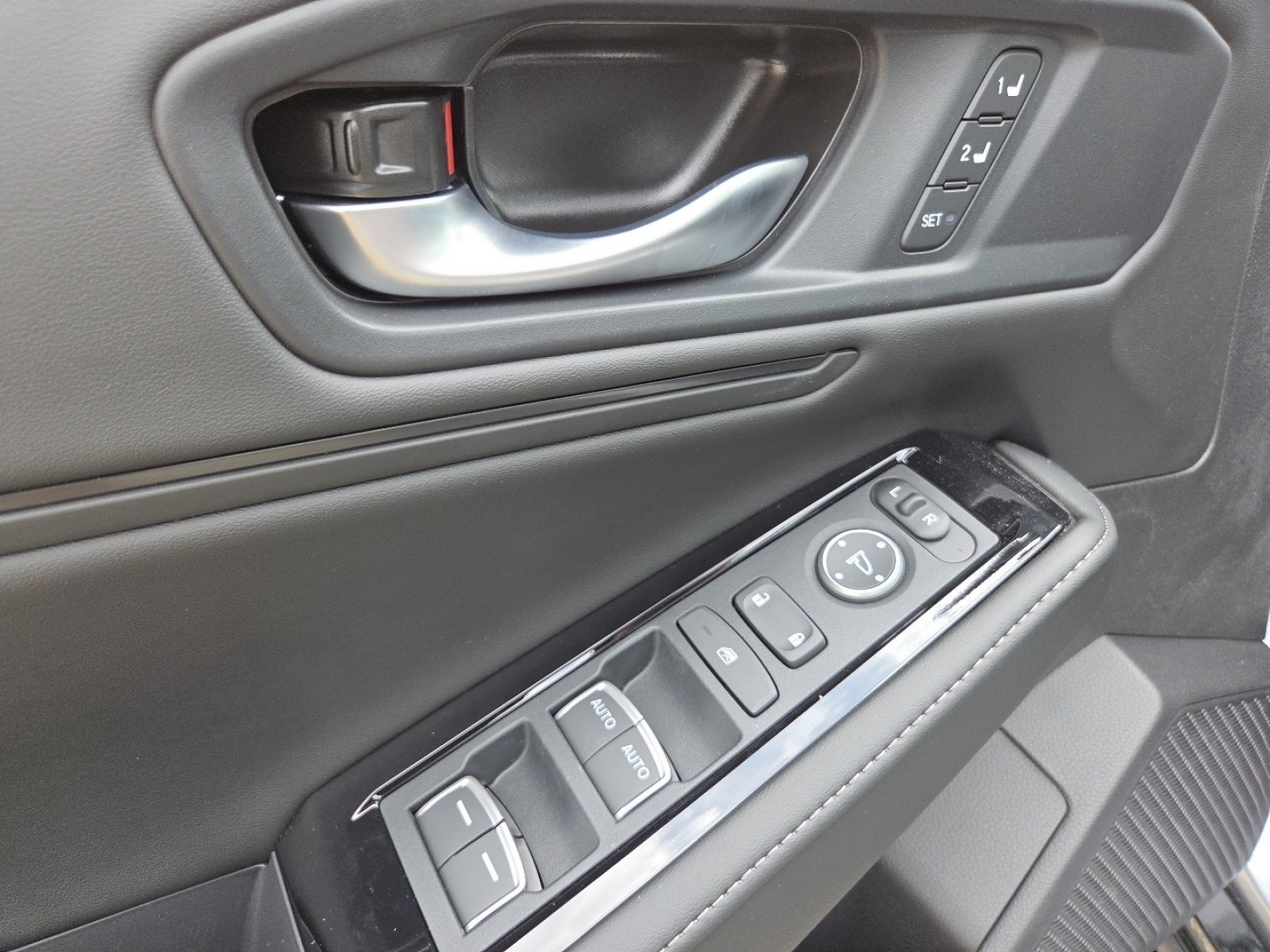 New 2026 Solar Silver Metallic Honda Touring image 32