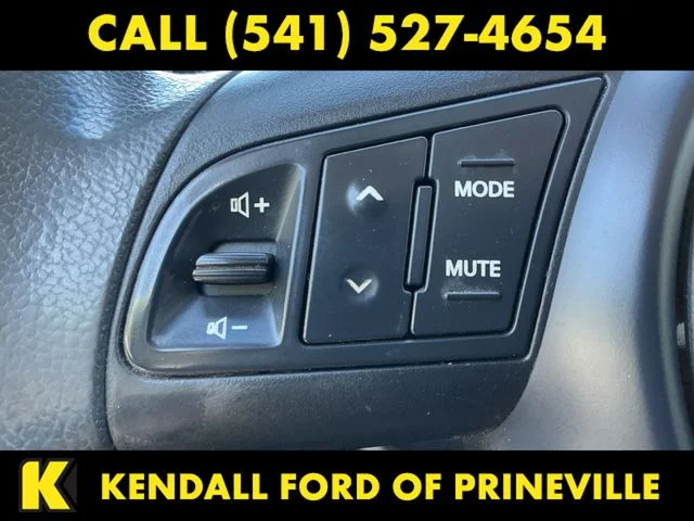 Used 2010 White Kia EX image 17