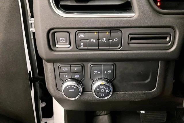 Used 2022 Summit White GMC SLE image 36