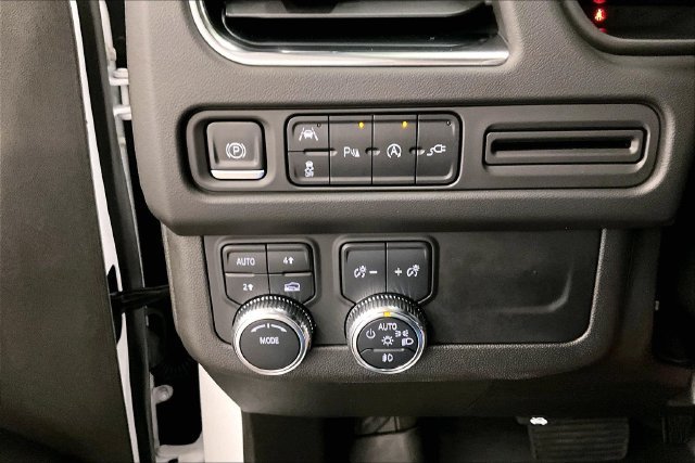 Used 2022 Summit White GMC SLE image 36