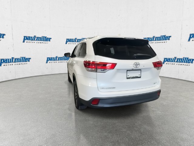 Used 2017 White Toyota XLE image 9