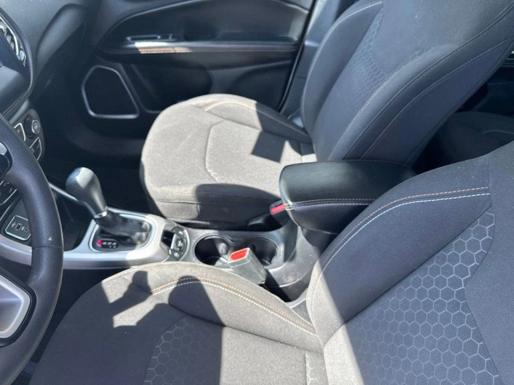 Used 2021 White Clearcoat Jeep Sport image 17