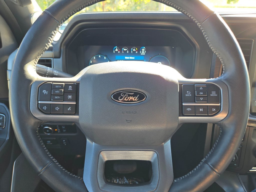 Used 2024 Gray Metallic Ford Lariat image 25
