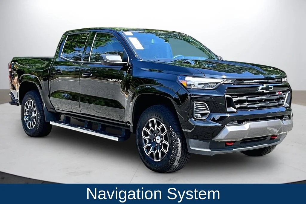 Used 2025 Black Chevrolet Z71 image 2