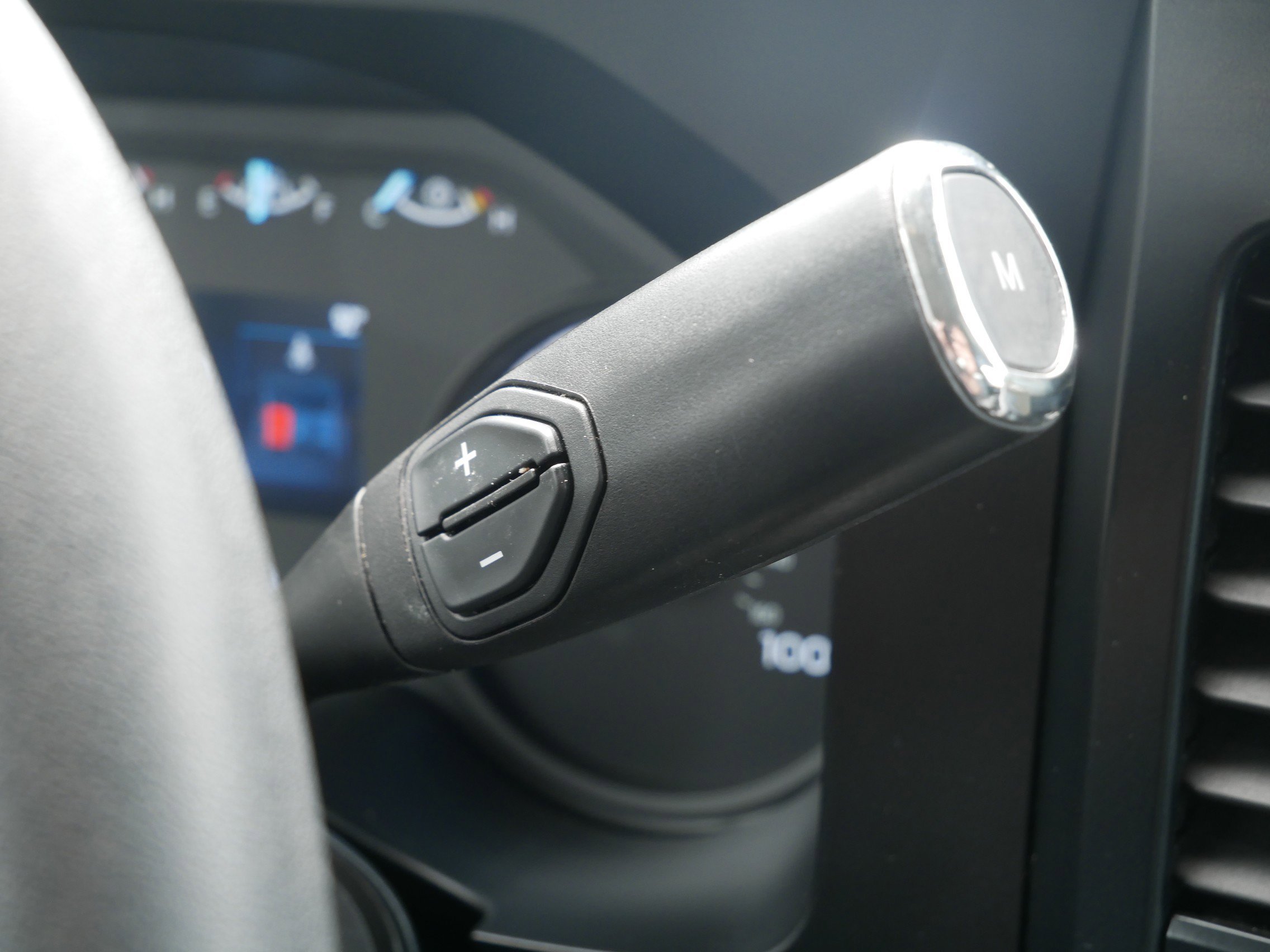Used 2023 Blue Ford XLT image 19