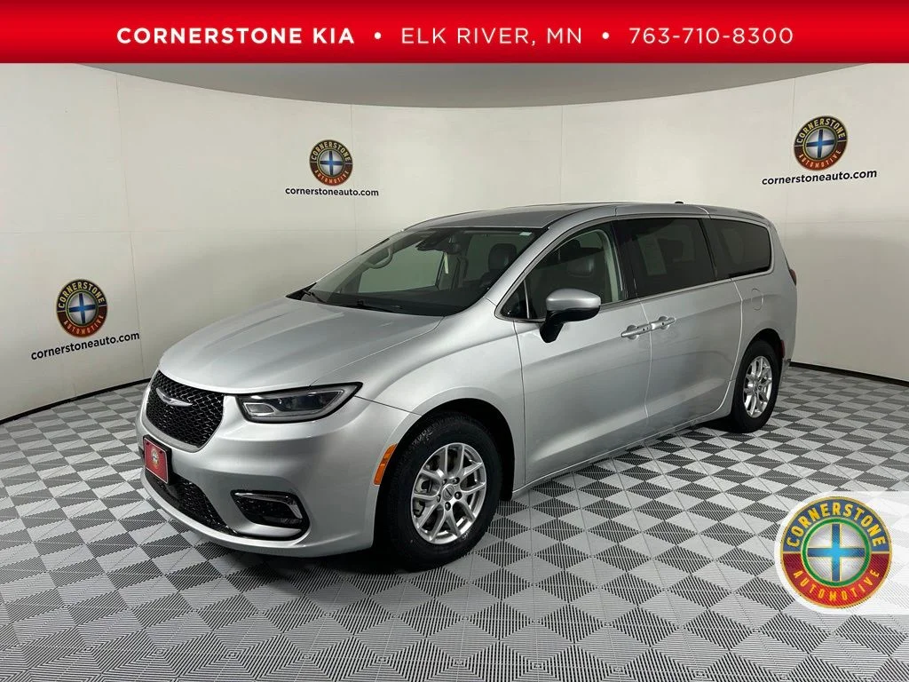 Used 2023 Silver Chrysler Touring L image 1