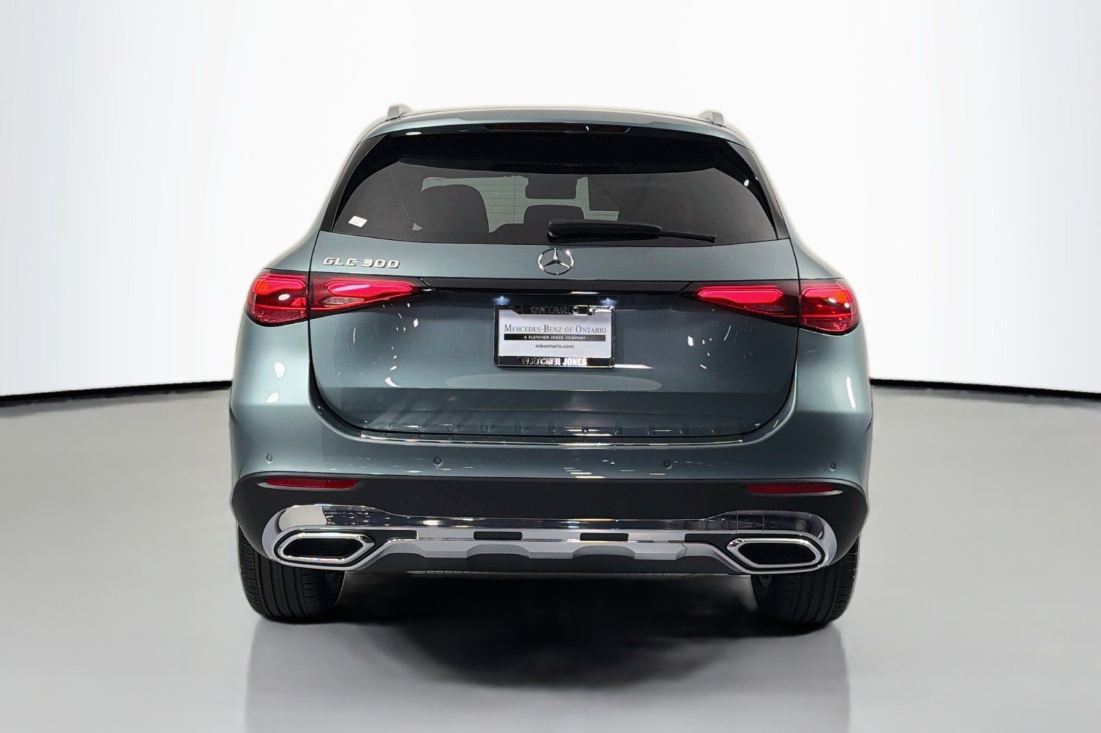 New 2026 Verde Silver Metallic Mercedes-Benz GLC 300 SUV image 3