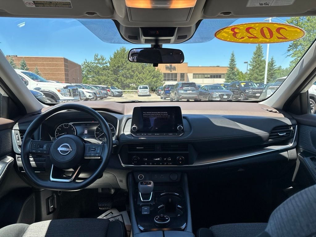 Used 2023 White Nissan SV image 14