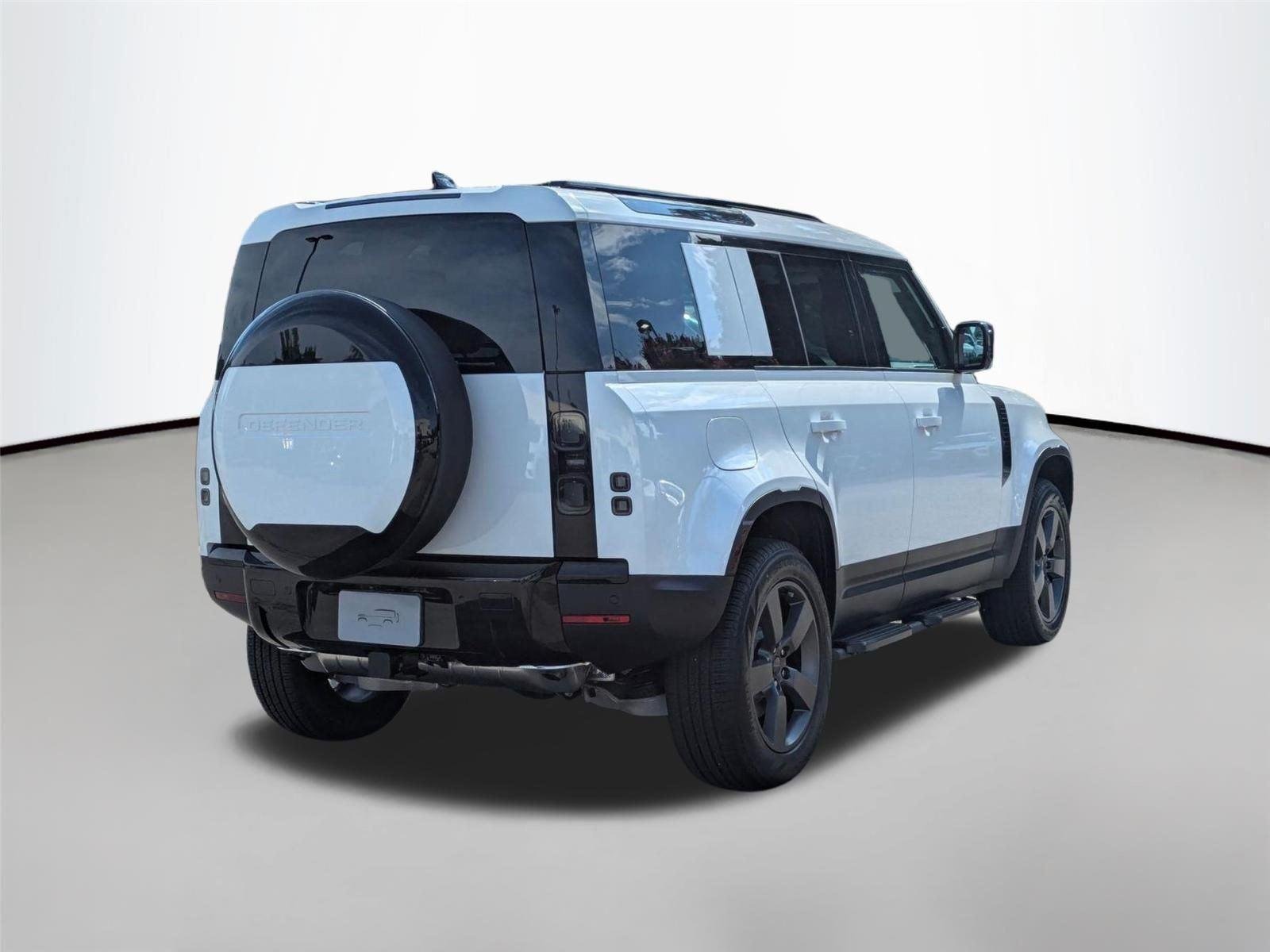 New 2026 Fuji White Land Rover S image 5