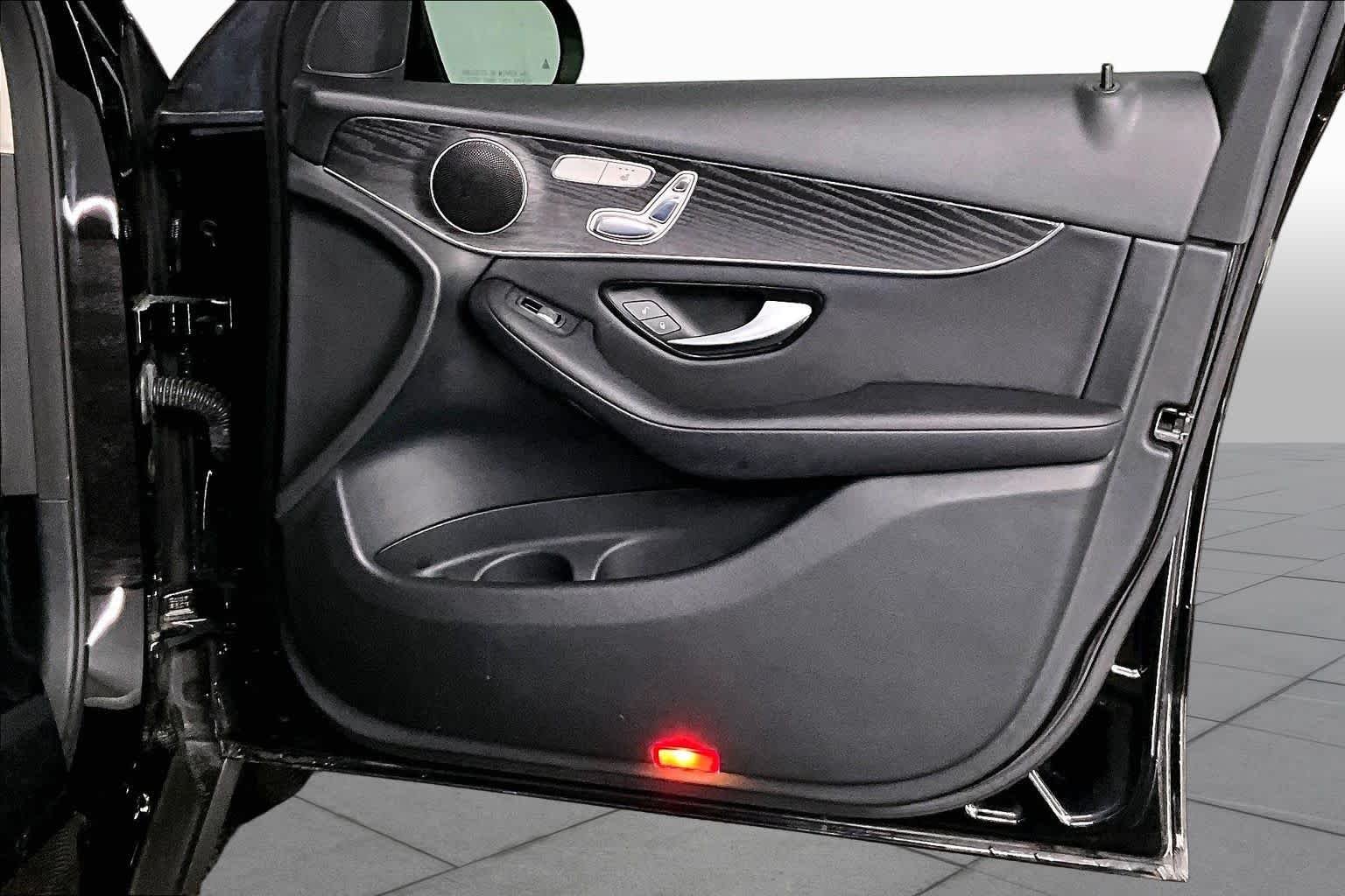 Used 2018 Black Mercedes-Benz GLC 300 image 20
