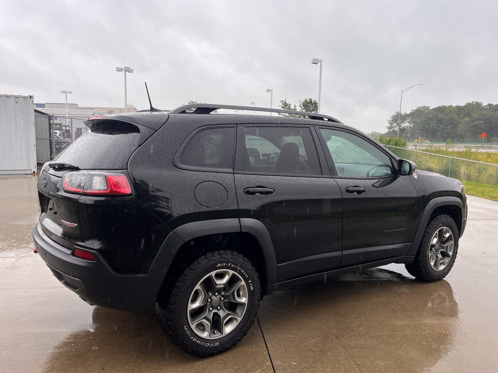 Used 2019 Black Jeep Trailhawk image 4