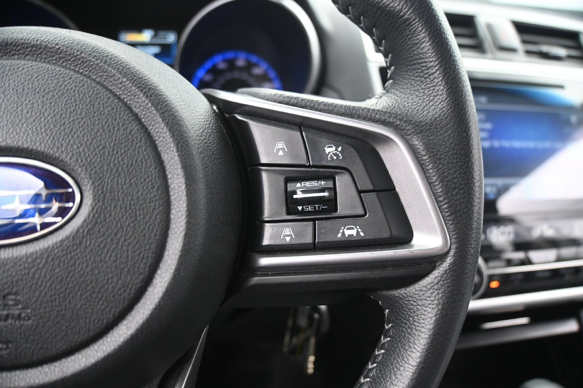 Used 2018 Twilight Blue Metallic Subaru 2.5i Premium image 29