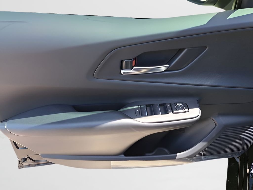 2025 Toyota Prius XSE - Photo 13
