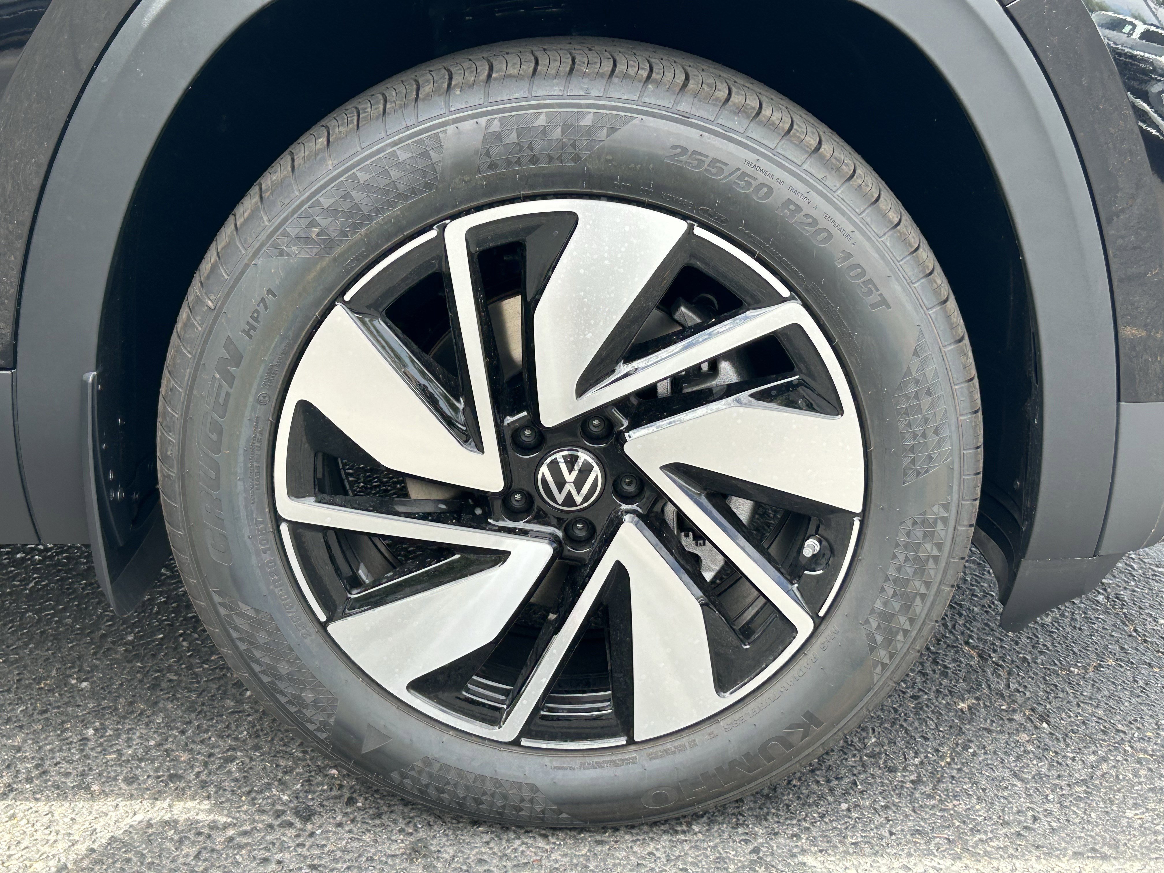 New 2026 Deep Black Pearl Volkswagen 2.0T SEL image 5
