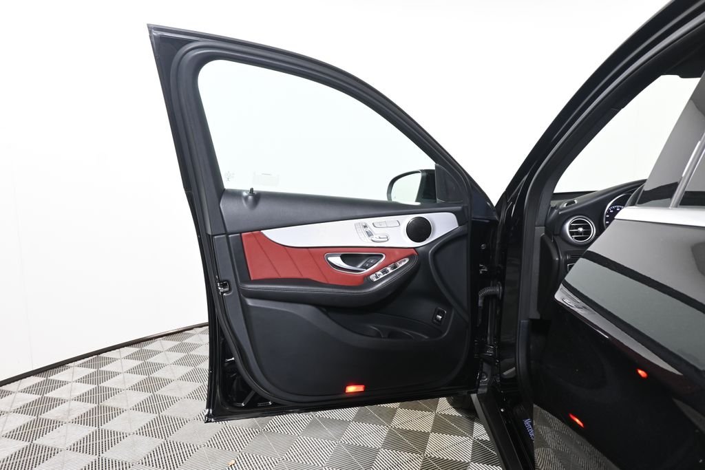 Certified Used 2022 Black Mercedes-Benz GLC 300 image 30