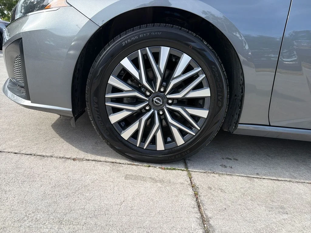 2024 Nissan Altima SV - Photo 11