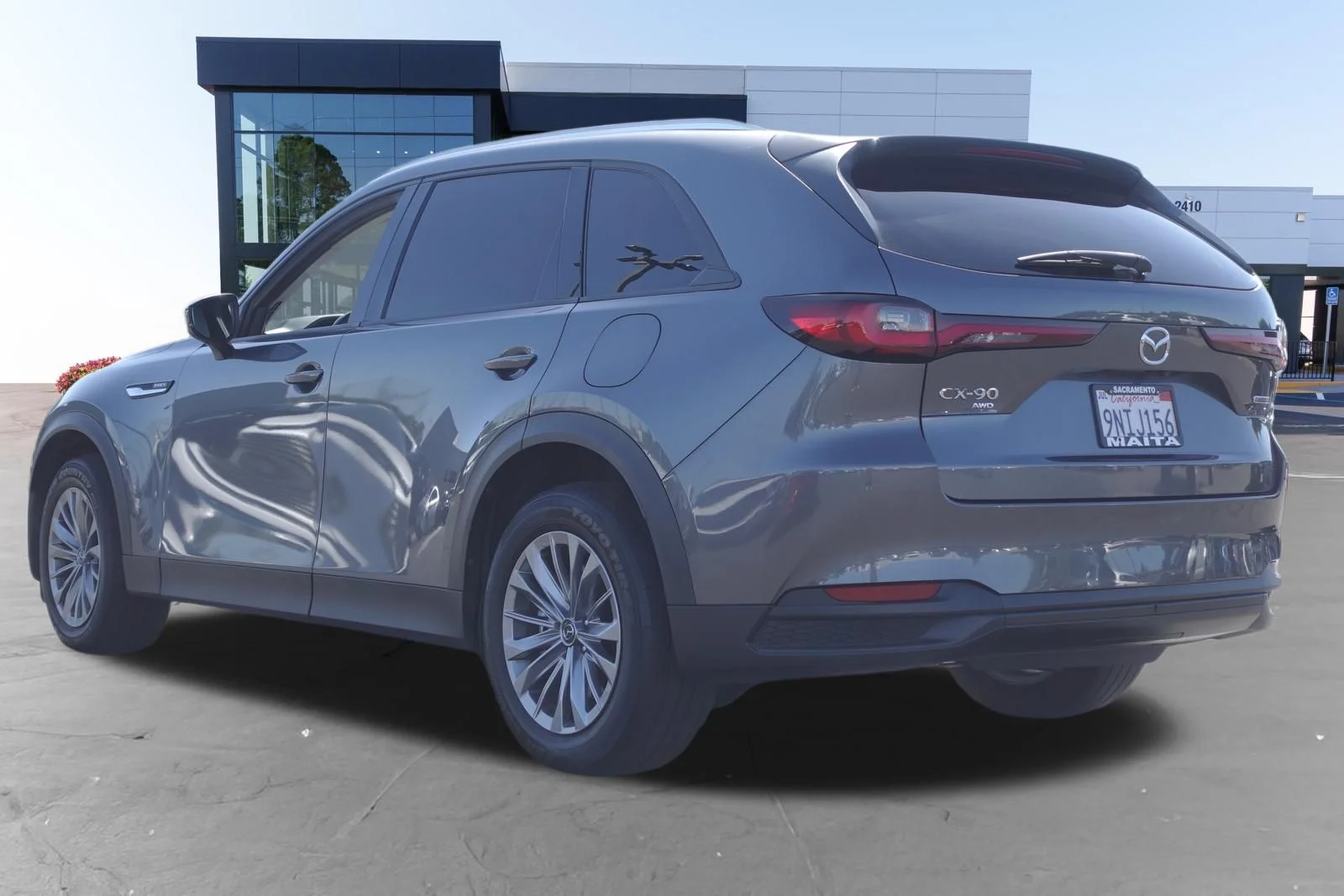 Certified Used 2024 Machine Gray Metallic Mazda Preferred image 7