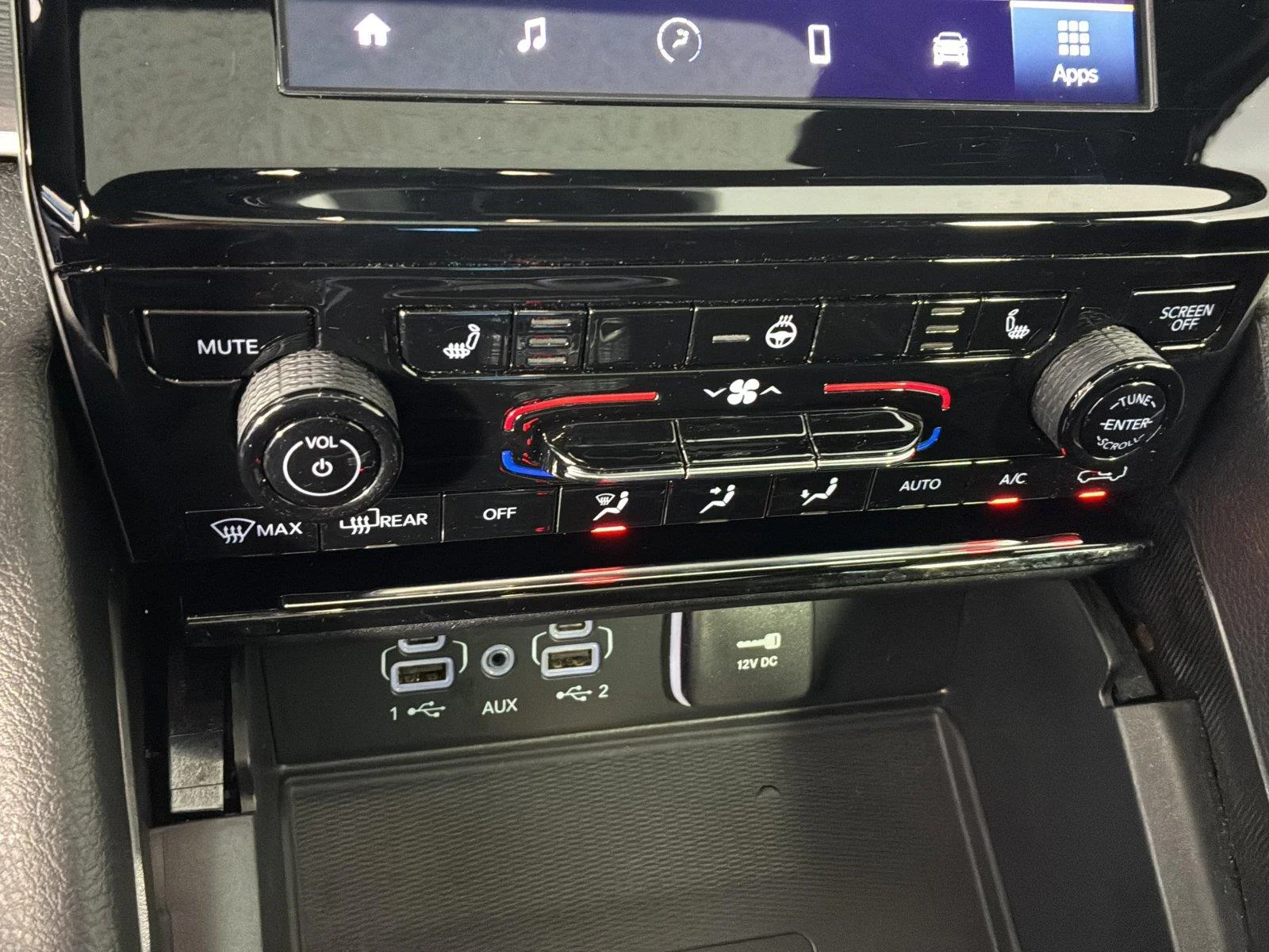 Used 2024 Silver Zynith Jeep Laredo X image 34