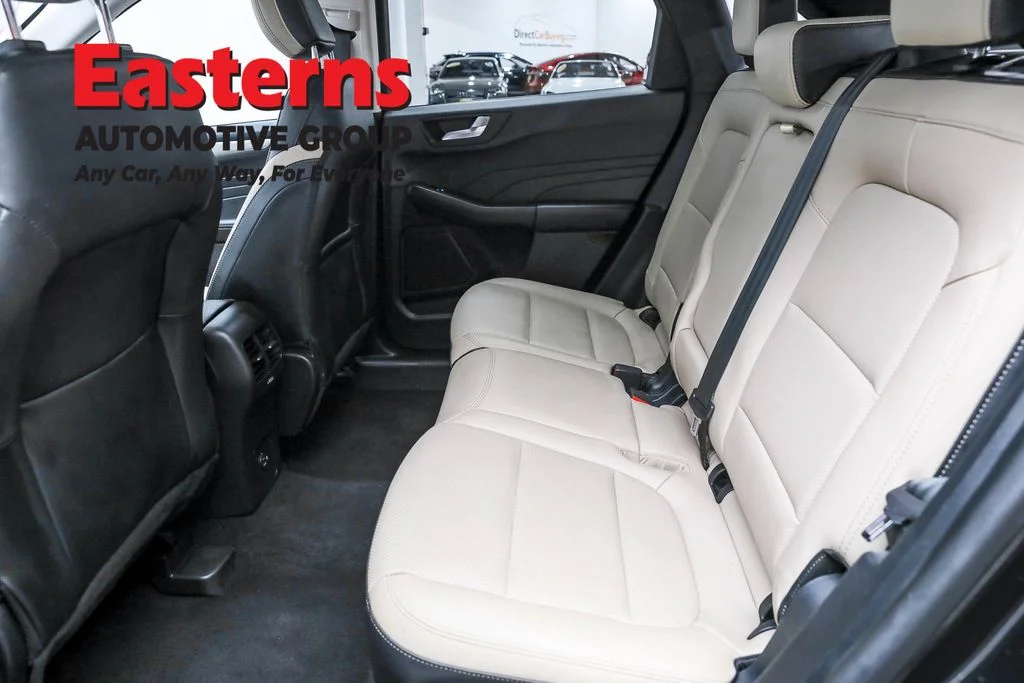 Used 2021 Black Ford SEL image 21
