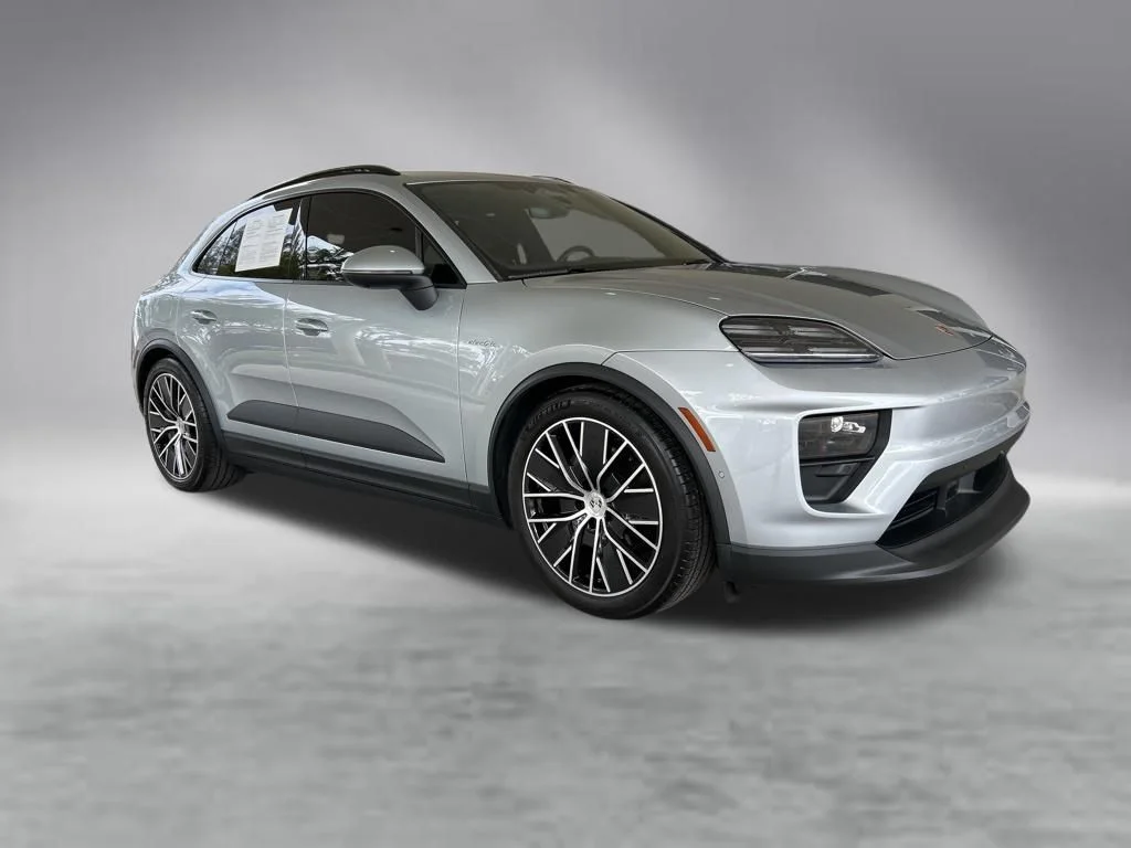 Used 2025 Porsche Macan Base with VIN WP1AD2XA9SL077224 for sale in Davie, FL