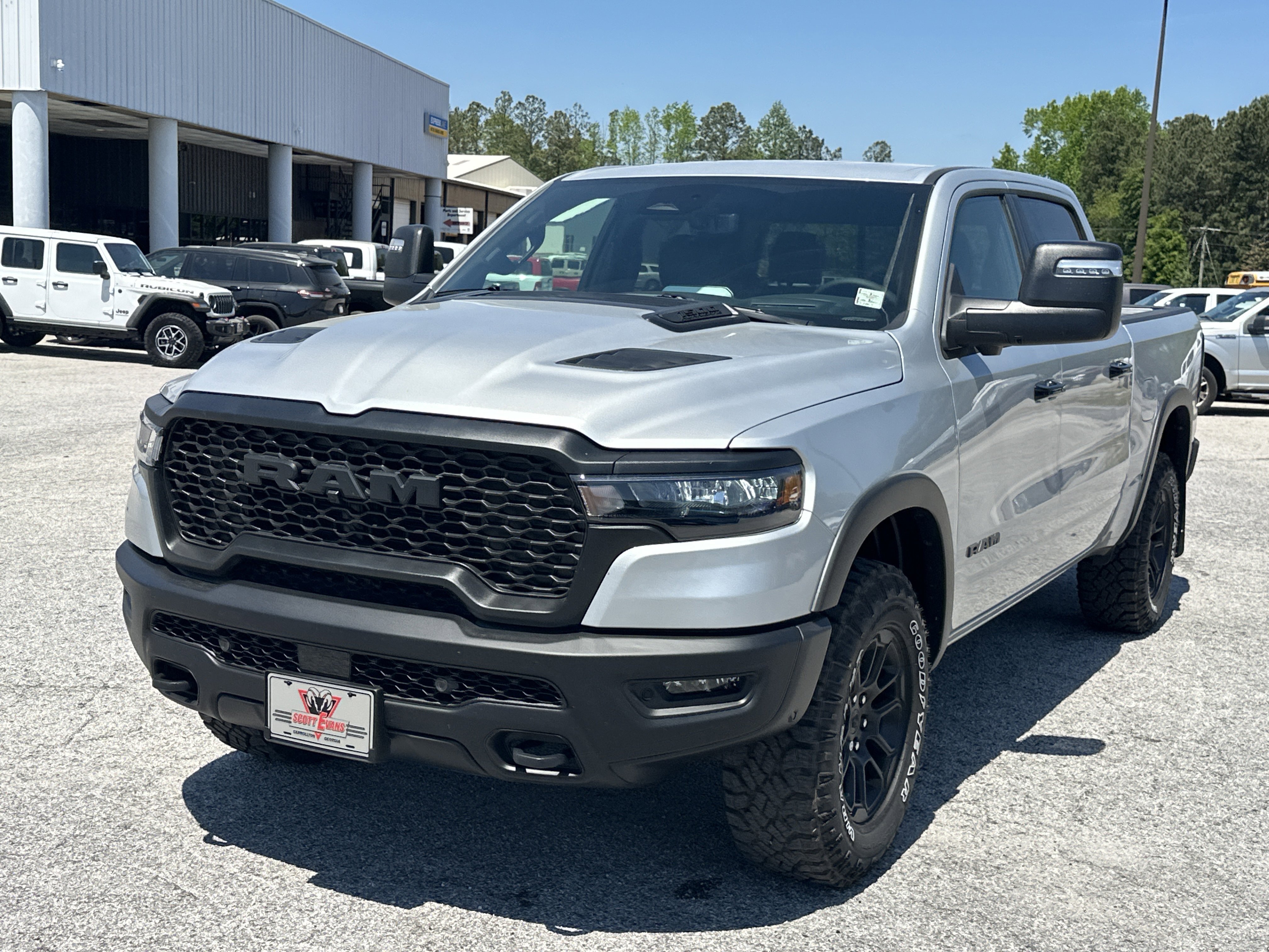 New 2026 Silver Zynith Exterior Paint RAM Rebel image 4