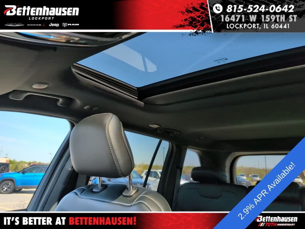 New 2026 White/off-white Jeep Laredo Altitude image 25