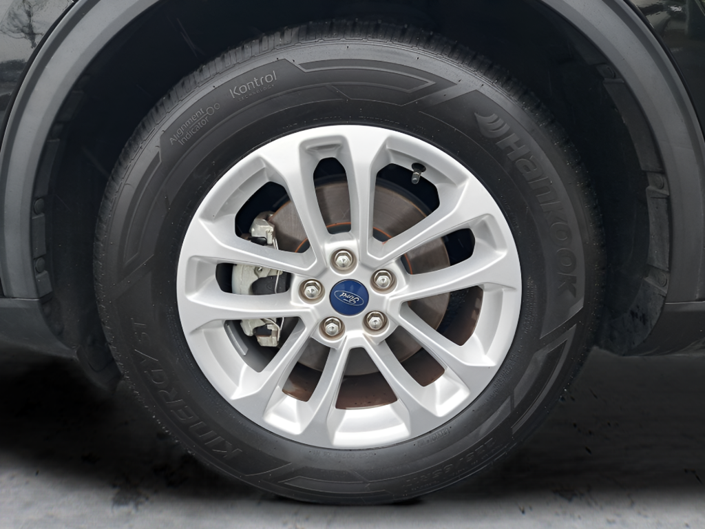 Used 2020 Black Ford SE image 29