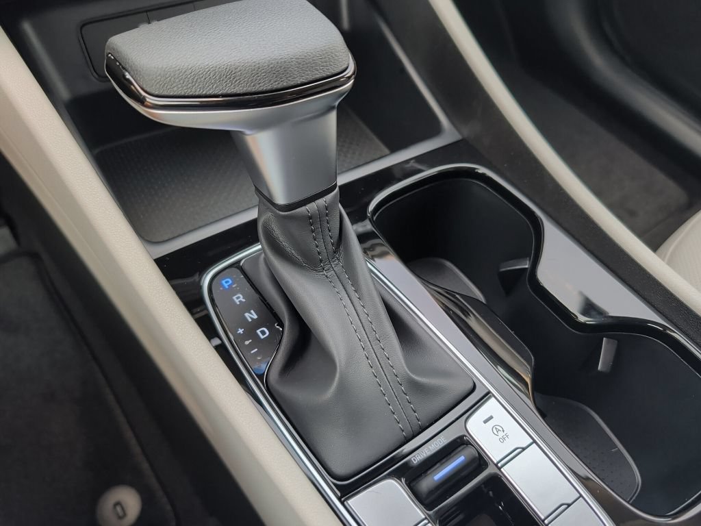New 2026 Phantom Black Hyundai SEL Plus image 27