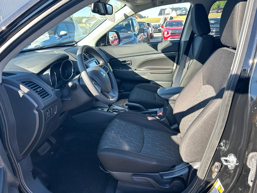 2025 Mitsubishi Outlander Sport ES - Photo 7