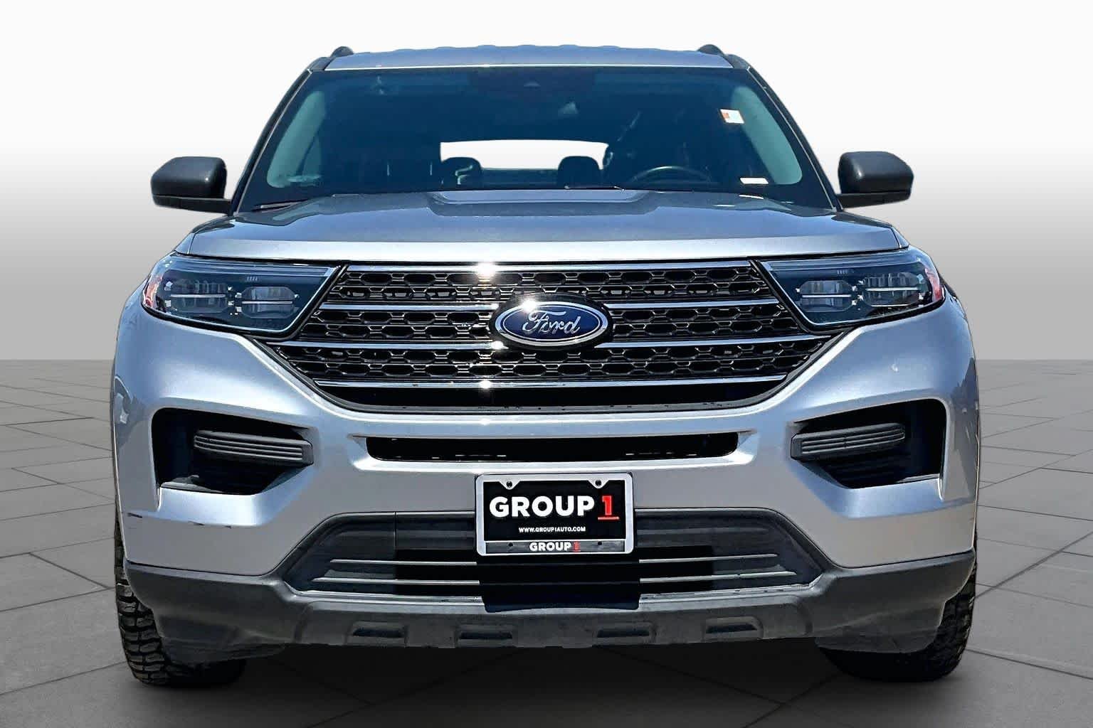 Used 2023 Iconic Silver Ford XLT image 4