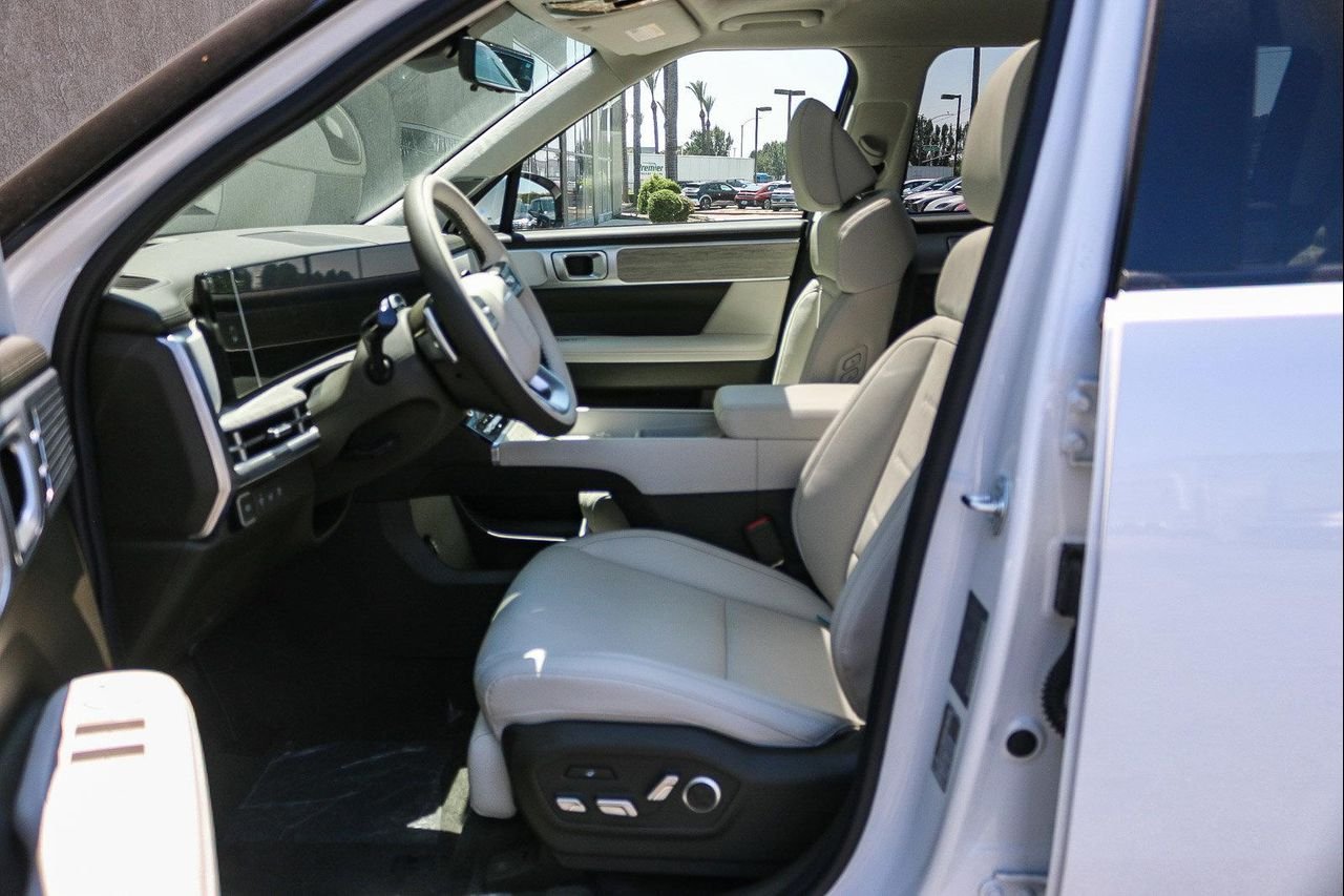New 2025 White Hyundai Calligraphy image 50