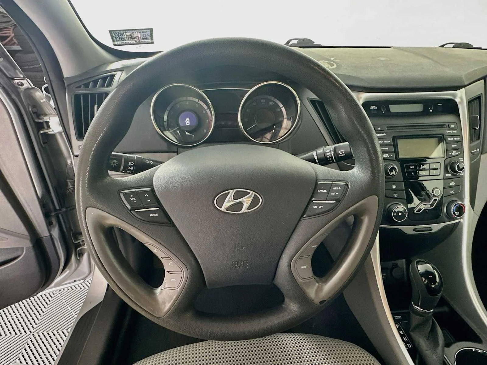 Used 2012 Radiant Silver Hyundai GLS PZEV image 9
