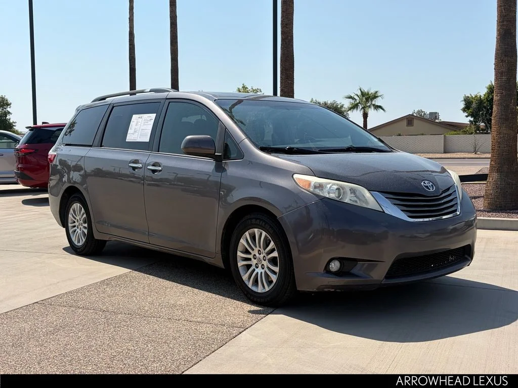 Used 2015 Gray Toyota XLE image 8