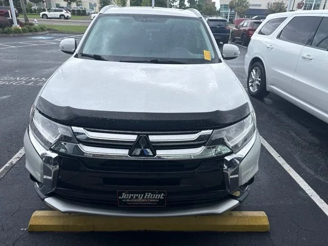 Used 2017  Mitsubishi GT image 1