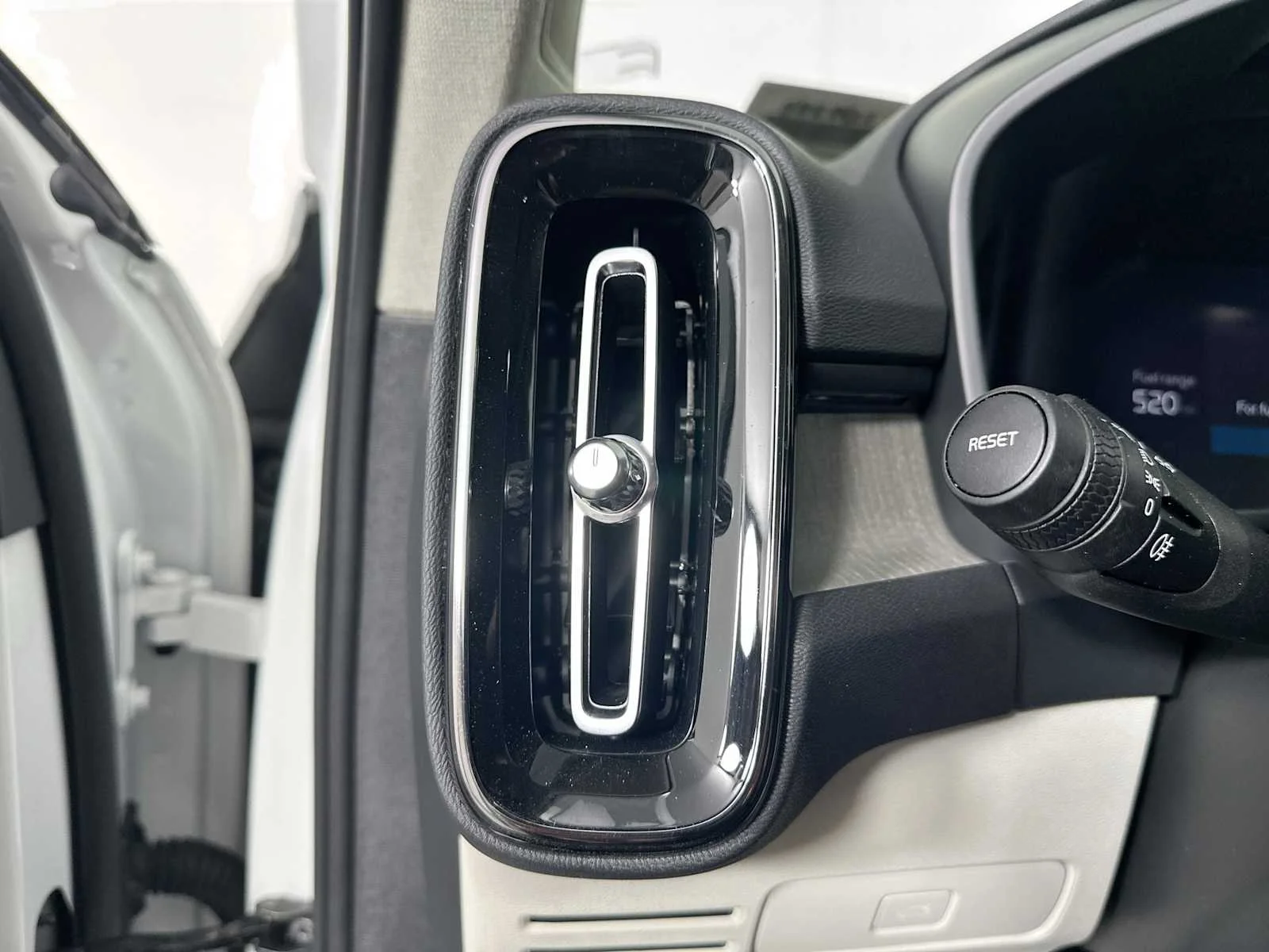 Certified Used 2025 Crystal White Volvo Plus image 10