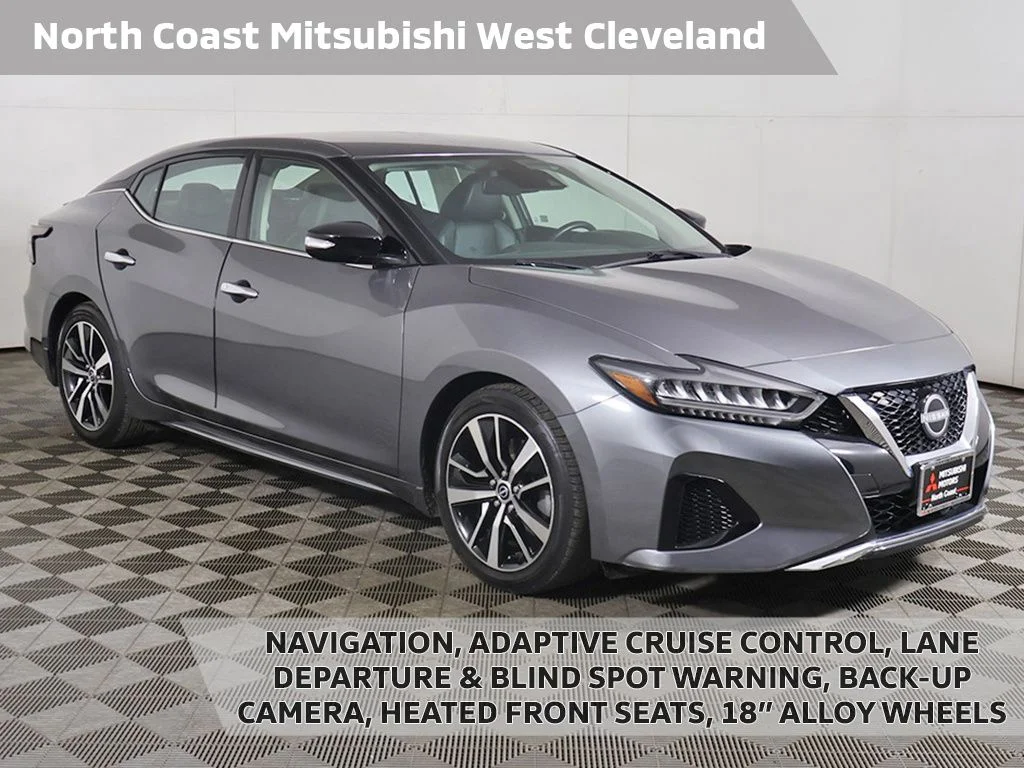 2023 Nissan Maxima SV's photo