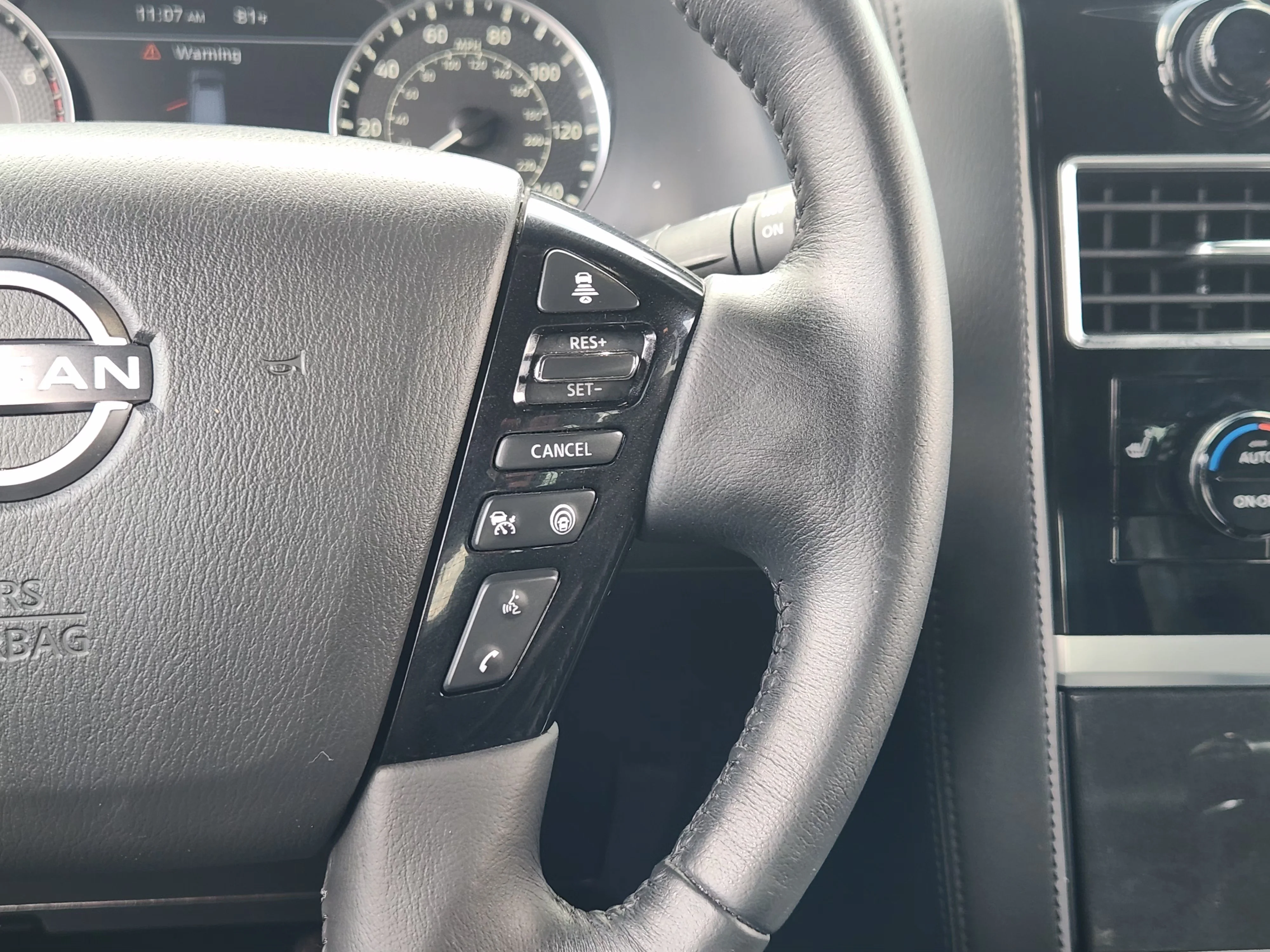 Used 2023 Aspen White Tricoat Nissan SL image 29