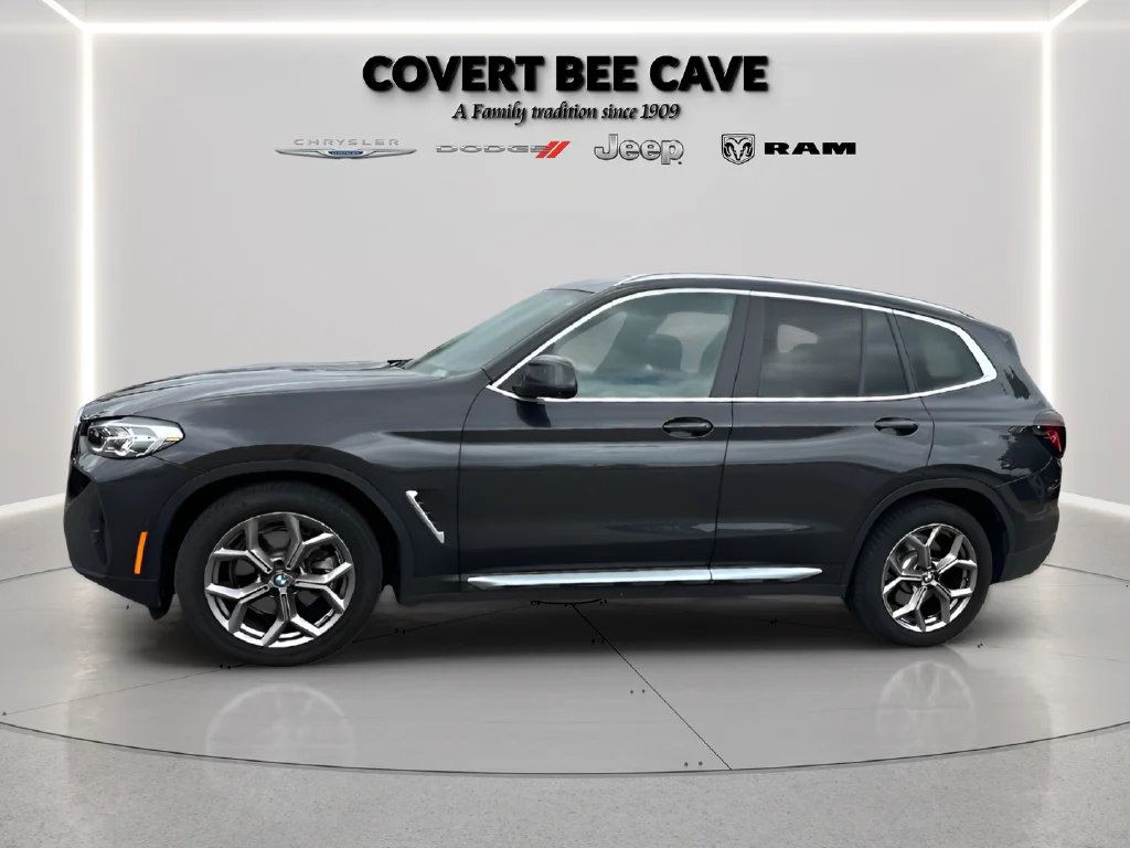 Used 2024 Gray BMW sDrive30i image 5