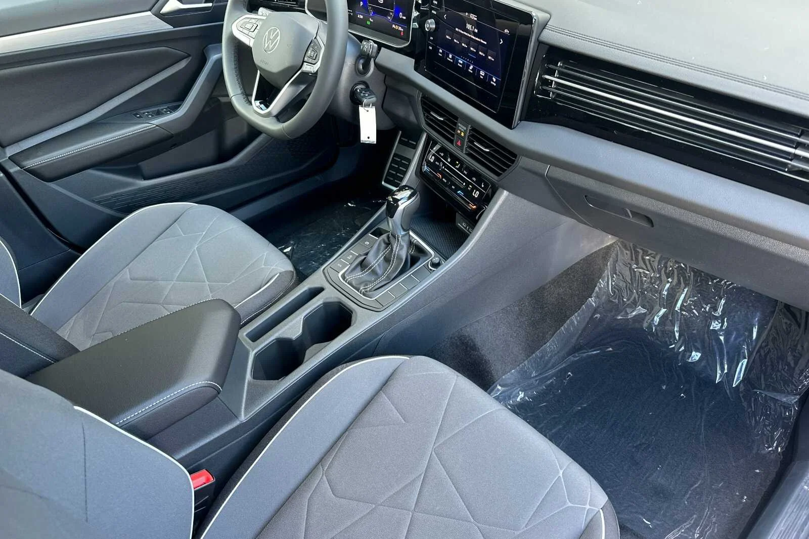 2026 Volkswagen Jetta Sport - Photo 15