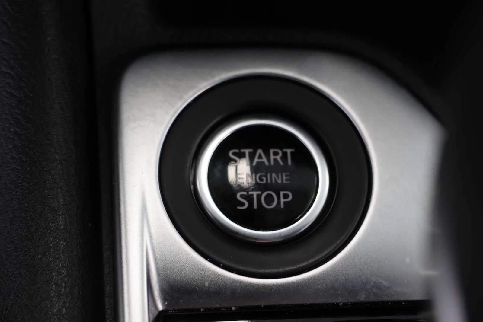 Used 2025 Gun Metallic Nissan SV image 17