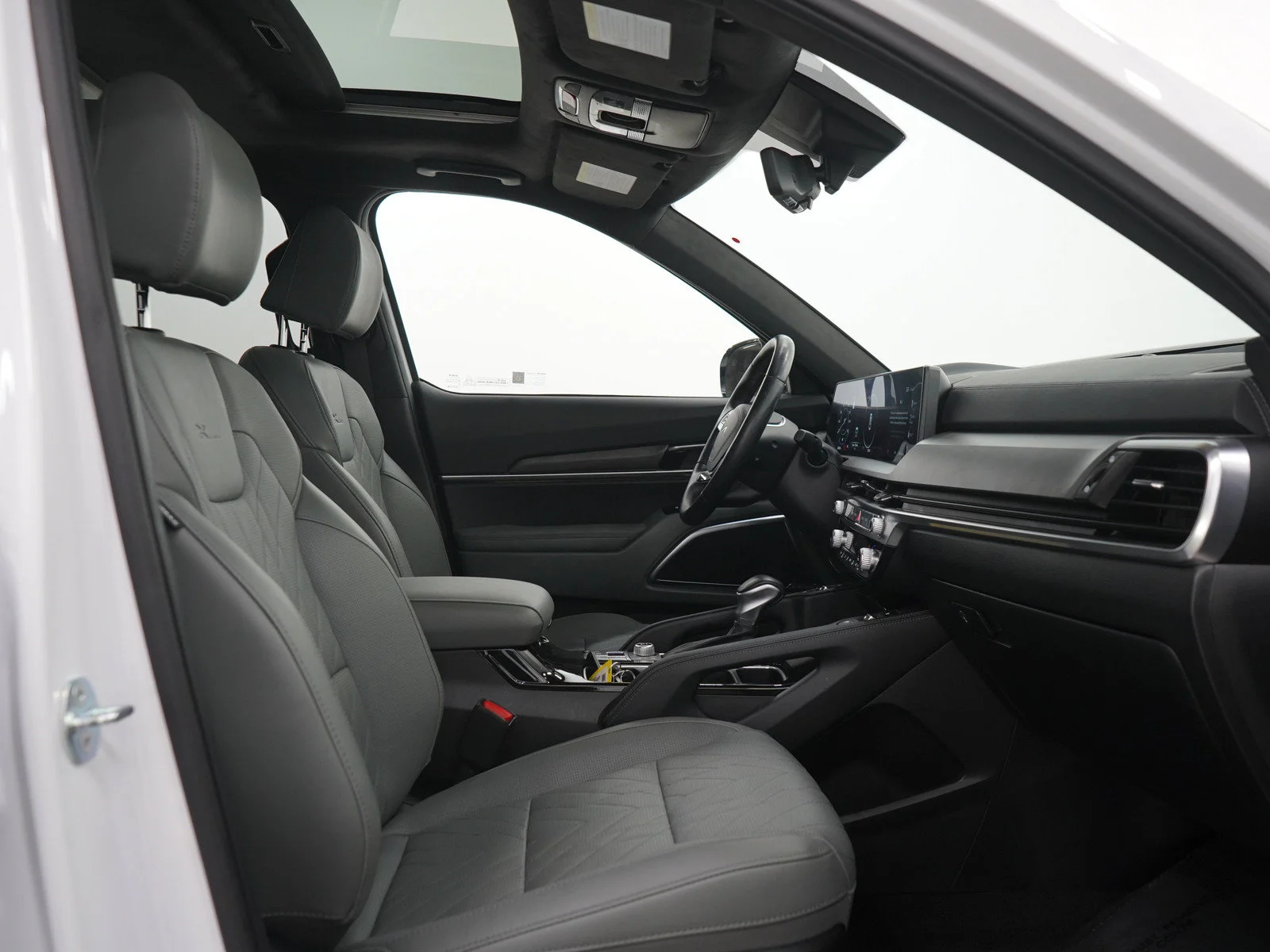 Used 2024 Glacial White Pearl Kia SX Prestige X-Line AWD image 13