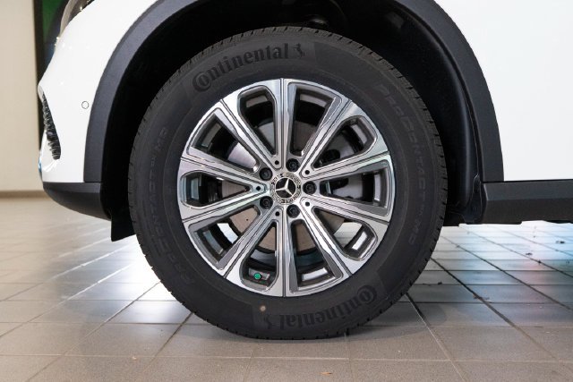 New 2027 Polar White Mercedes-Benz GLC 300 image 9